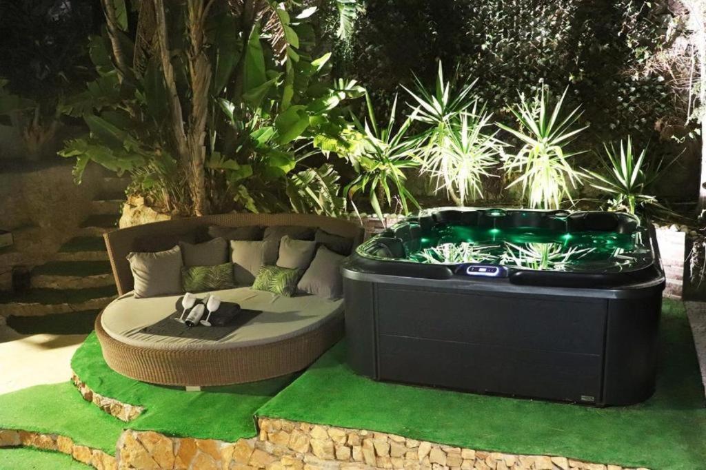 Luxury Jacuzzi & Terraces Hébergement de vacances *